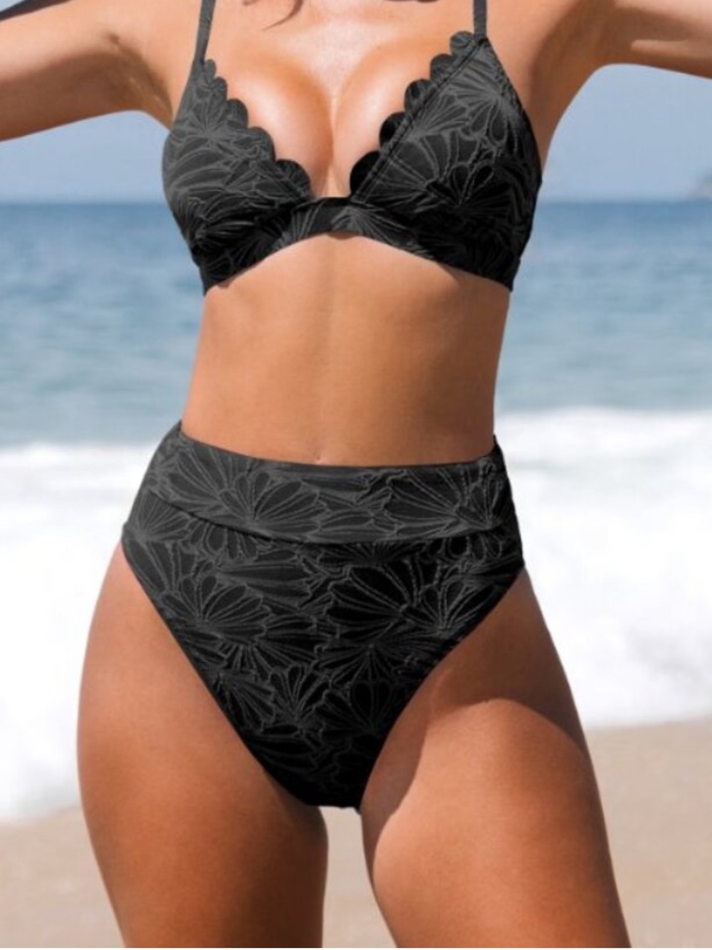 Cupshe Black Textured Floral V Neck Scalloped High-Waist Bikini Set Size M